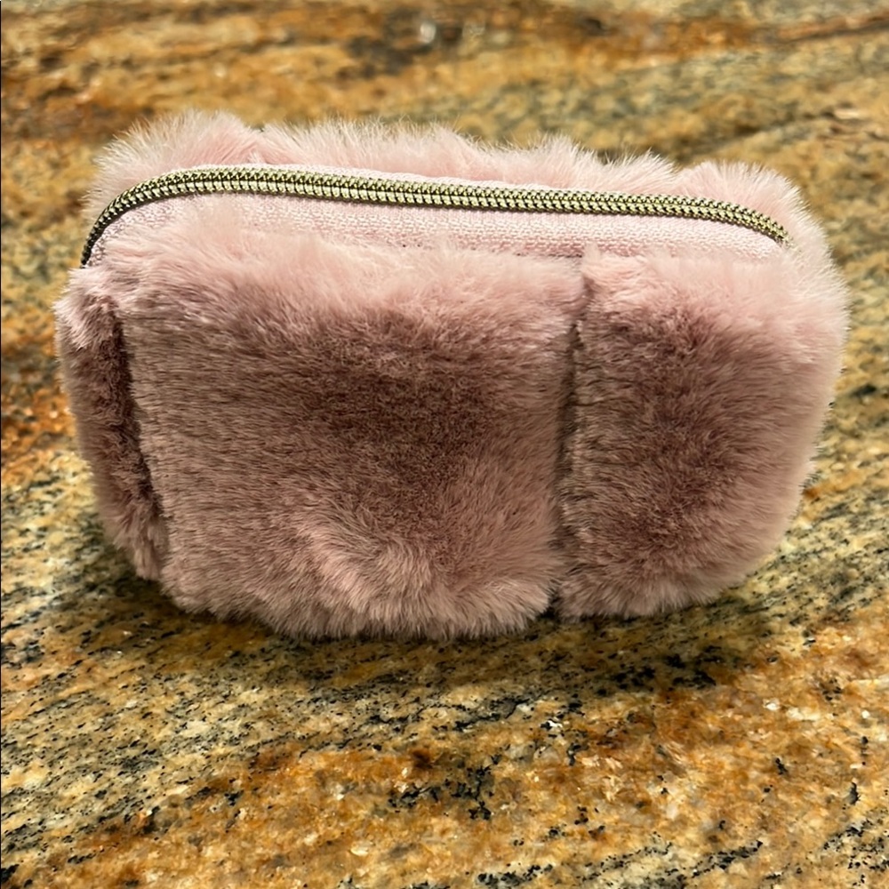 Air pod case Dusty Pink Plush Air Pod case